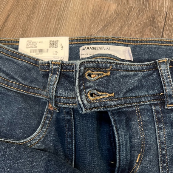 Garage Denim Low Rise Flare Blue Denim Jeans- Size 7/28W- NWT - Picture 2 of 5